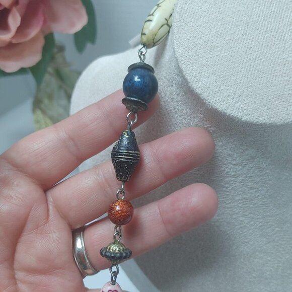 5/$25 State Multicolor 27" Carved Bead Necklace Handmade VTG - Picture 6 of 6